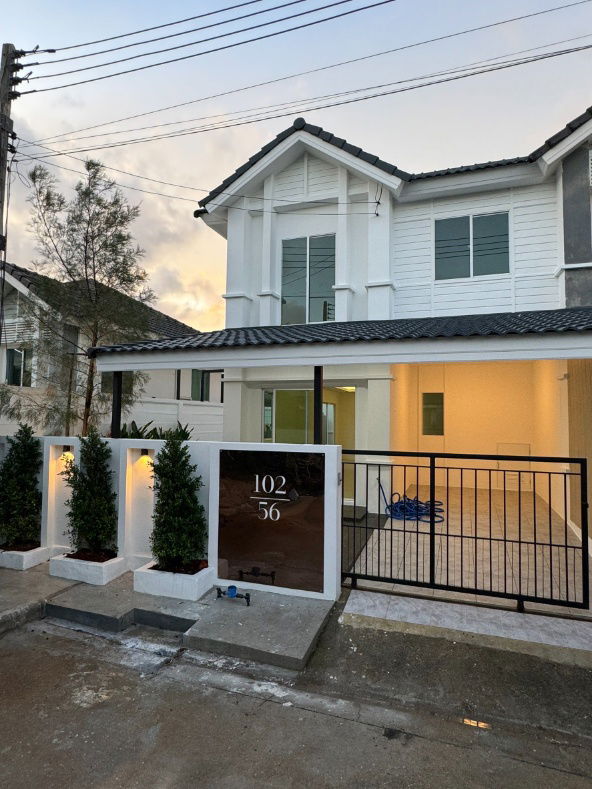 รูป [ติดจอง] บ้านสไตล์ POSH หลังมุม ใกล้ใจกลางเมืองภูเก็ต ต่อเติมครบ พร้อมสวนข้างบ้าน - รูปที่ 31/33