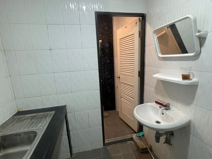รูป บ้านตึก 3ชั้นทตกแต่งแล้วพร้อมอยู่ เดินทางสะดวก+ง่าย ใกล้สถานที่สำคัญหลายแห่ง - รูปที่ 3/9