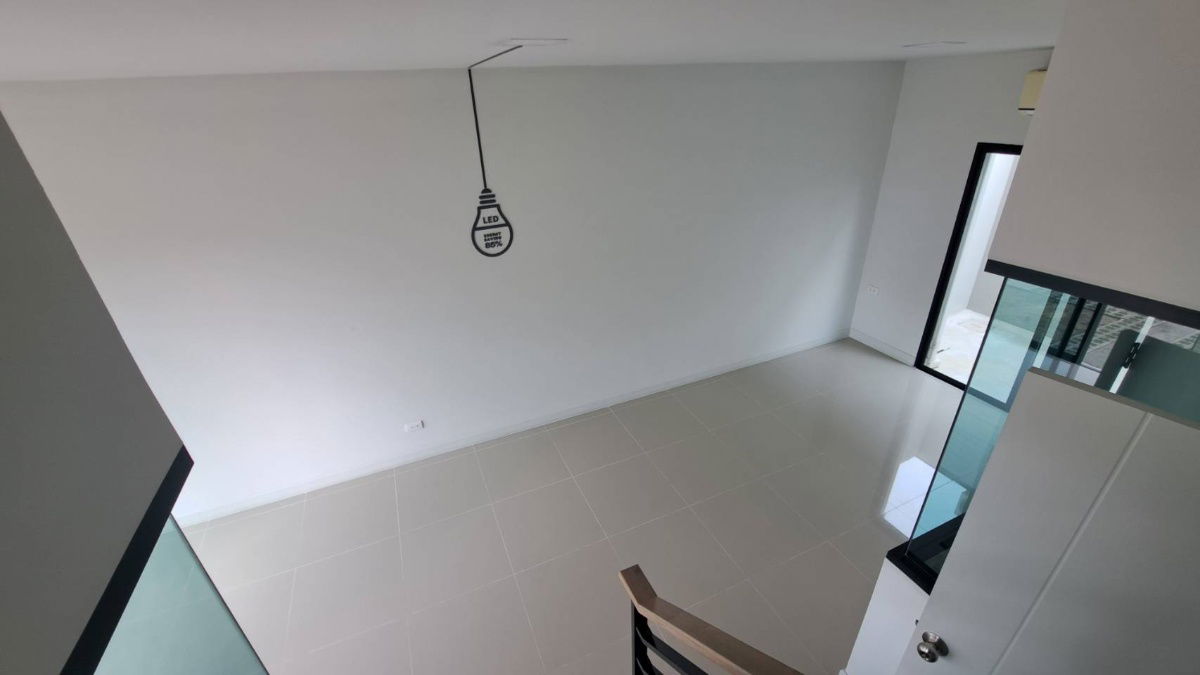 รูป ขายบ้านบ้านตัวอย่าง ทาวน์โฮม หน้าคลับเฮ้าส์ วิวสระว่ายน้ำ !!! สไตล์ Modern Loft โครงการ สิริเพลส ประชาอุทิศ 90 - รูปที่ 16/16