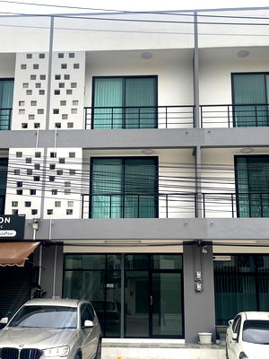Shophouses for rent : Ground Floor of Commercial for Rent Sales Office, Office, Clinic, or Retail Shop