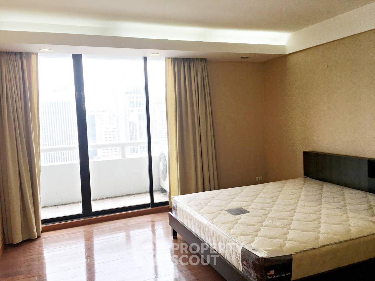 picture 3-BR Condo at Somkid Gardens Condominium near BTS Chit Lom (ID 452857) - 11/20