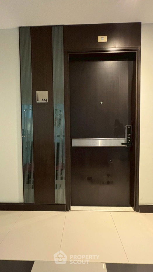 picture Studio Condo at Sky Walk Residences near BTS Phra Khanong (ID 2226510) - 4/6
