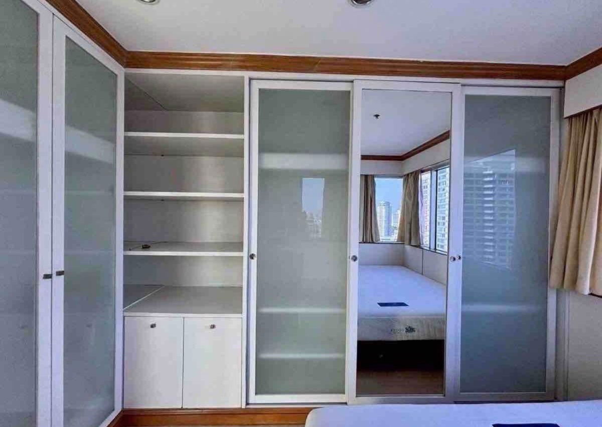 picture  Silom                       Suite  - 11/15