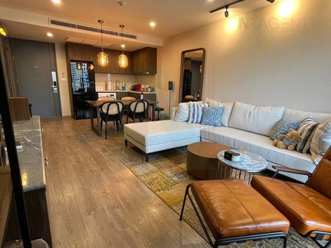 🎉 For Sell Condo NOBLE ABOVE WIRELESS - RUAMRUDEE Building 1, Floor 8,1 bed room, Room size 67 sqm