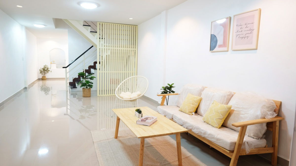 รูป ให้เช่า TownHome 4 ชั้น Renovate ใหม่ทั้งหลัง! 5 ห้องนอน 3 ห้องน้ำ 1 ห้องครัว - รูปที่ 12/18