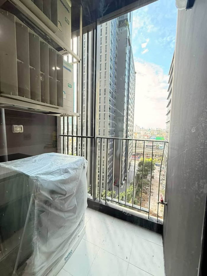 รูป TA-0624🏙️Life Asoke-Rama9 ห้องพร้อมอยู่  วิวเริส เพียง 22,000 บาท ทักไลน์ Line: @040gfhyr - รูปที่ 8/10