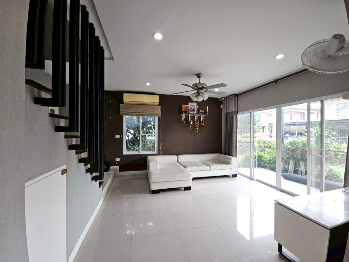 รูป 🏡 ขายบ้านเดี่ยว 2 ชั้น เหมาะกับครอบครัวที่ชอบความสงบ แต่งครบพร้อมอยู่ | The Tara รามอินทรา - รูปที่ 3/12