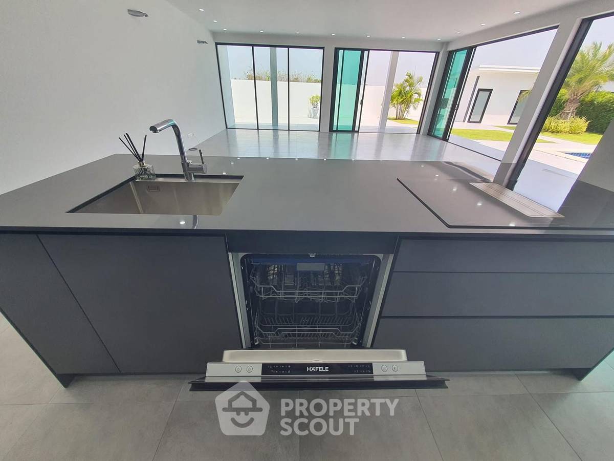 รูป วิลล่า 3-ห้องนอน ใกล้ เดอะ เวเนเซีย (ID 2228323) - รูปที่ 7/27