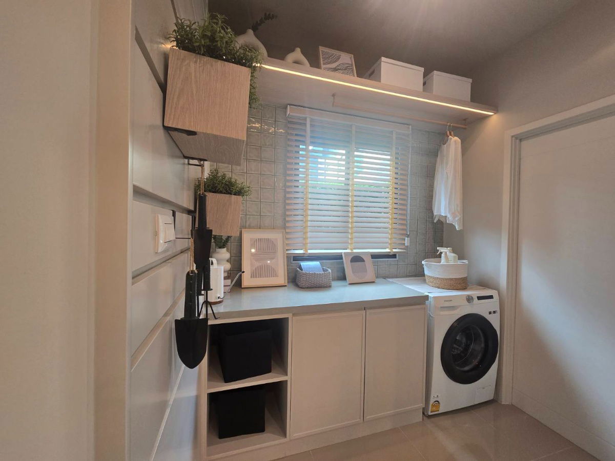 รูป ขายบ้านใหม่ บ้านเดี่ยวแสนสิริ (โครงการขายเอง) ตกแต่งพร้อมเข้าอยู่ ห้องนอนล่างกว้างพิเศษ - รูปที่ 7/16