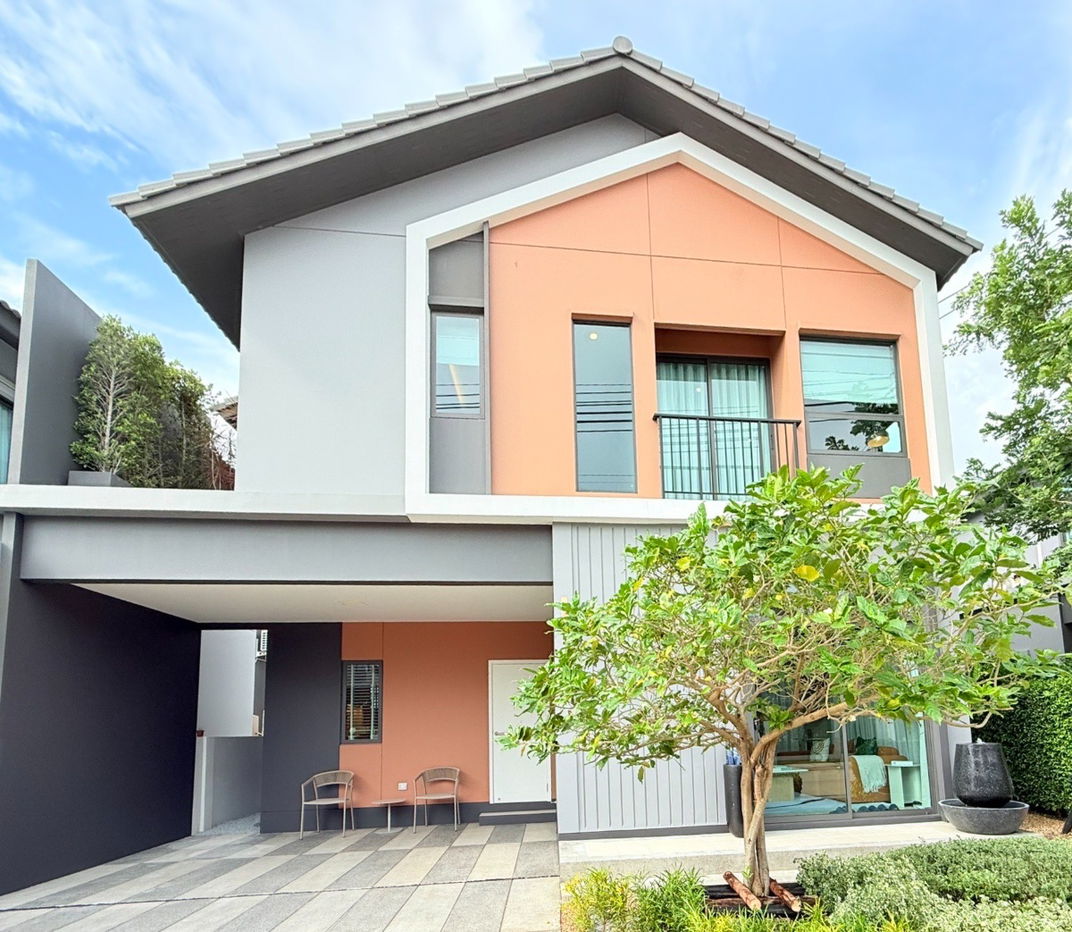 รูป ขายบ้านแฝด ตกแต่งพร้อมเข้าอยู่ งานออกแบบจากแสนสิริ บ้านสวยสวนกลางใหญ่ ทำเลดีติดถนน - รูปที่ 1/12