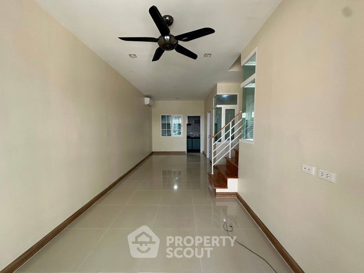 รูป บ้าน 4-ห้องนอน ใกล้ พัทยาตะวันออก (ID 2229409) - รูปที่ 4/12