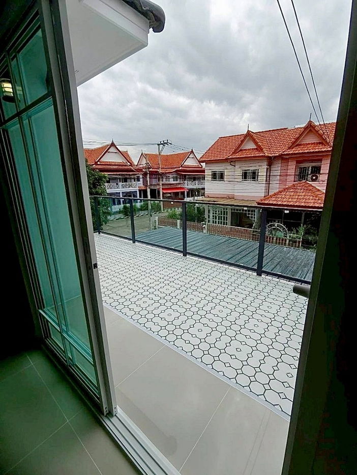รูป บ้านสวย ทำเลดี ติดถนนบางกรวย–ไทรน้อย  #หมู่บ้านกานต์มณี (โซนเฟสใหม่)  ตรงข้ามแมคโคร บางบัวทอง  ทาวน์เฮ้าส์ 4 ห้องนอน รีโนเวทใหม่ - รูปที่ 13/19