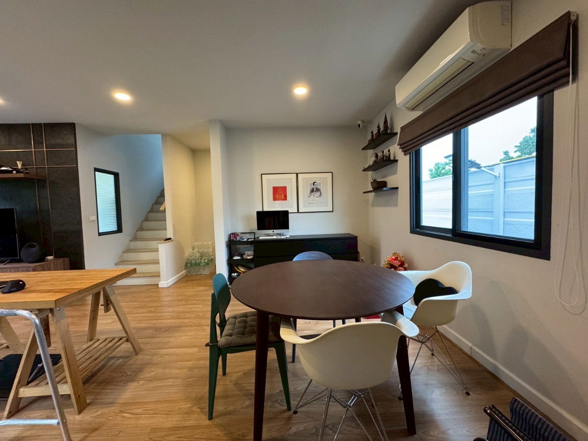 รูป ขายและเช๋า บ้านเดี่ยว บริทาเนีย บางนา กม.12 4ห้องนอน 2จอดรถ พื้นที่ใช้สอย 165 ตร.ม. ที่ดินใหญ่ 62.8 ตร.วา  ตกแต่งสวย ราคา7.5ลบ.ต่อรองได้ เช๋า 45k/ด - รูปที่ 11/49