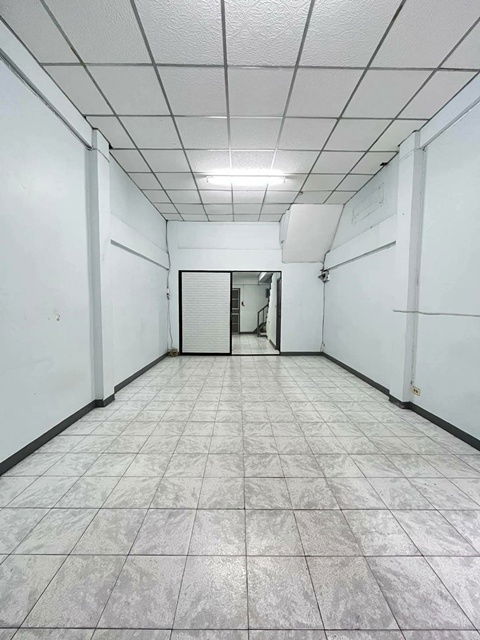 รูป MRTมีนพัฒนา 500ม.ให้เช่าทาวน์เฮาส์ 3ชั้น รามคำแหง 171-182 21 ตร.วา.220ตร.ม. เทคนิคมีนบุรี 1.5 กม. 3 นอน 3 น้ำ ตลาดน้ำขวัญเรียม 1.3 กม. - รูปที่ 2/8