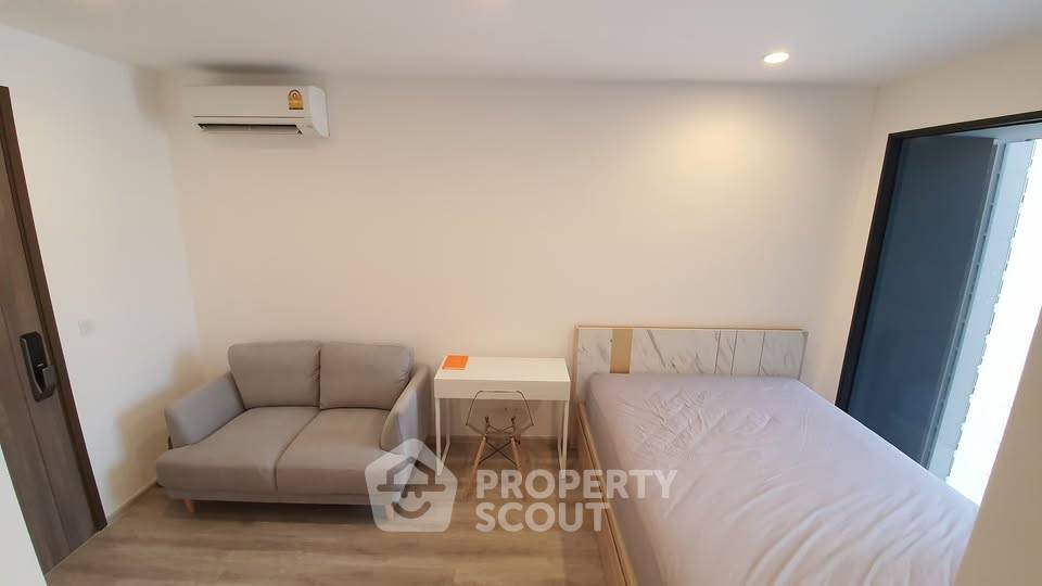 picture Studio Condo at Ideo Mobi Asoke near MRT Phetchaburi (ID 2213029) - 3/12