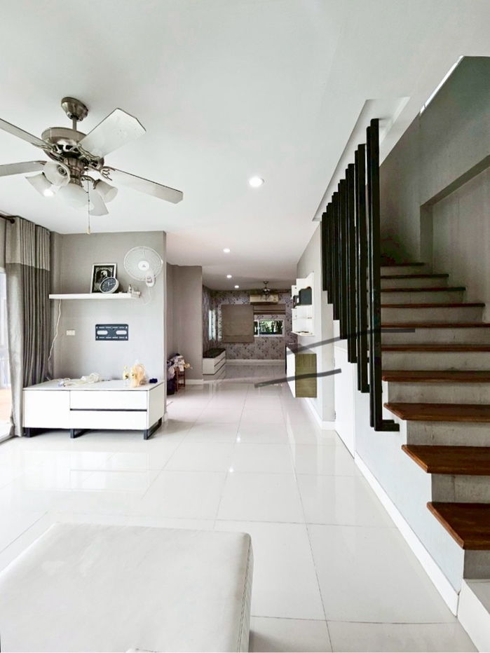 picture 2-Storey House The Tara Ramintra Near Pink Line BTS, Fully Furnished, Spacious, Move-in Ready, Close to Fashion Island & Safari World - 4/15