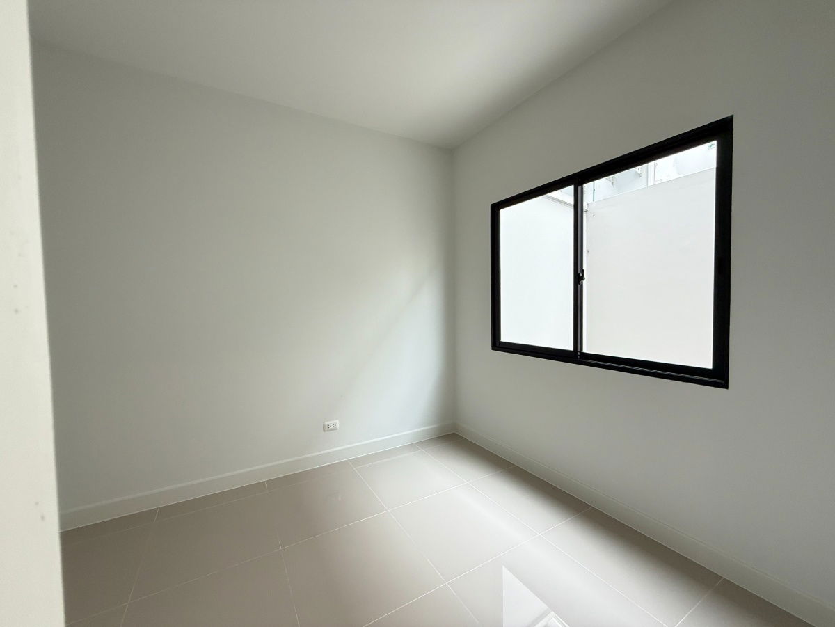 รูป 💥 บ้านแปลงหน้าโครงการ ใกล้ทางเข้า – ทาวน์โฮมดีไซน์สวย พร้อมอยู่ทันที - รูปที่ 2/10