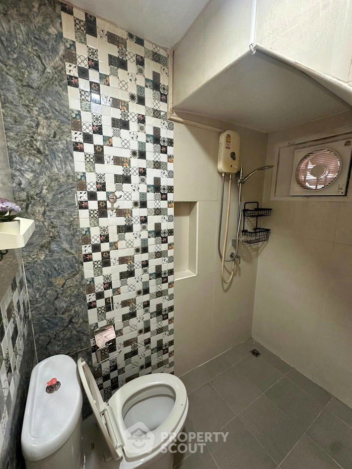 รูป บ้าน 4-ห้องนอน ใกล้ พัทยาตะวันออก (ID 2229409) - รูปที่ 9/12