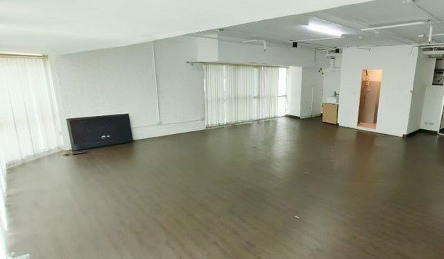 picture FOR RENT  OFFICE PROPERTY  28000 BAHT per MONTH - 6/8