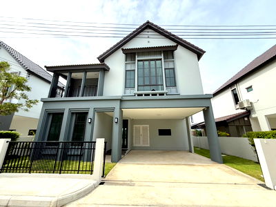 บ้านเดี่ยว พระสมุทรเจดีย์ สมุทรปราการ : บ้านเดี่ยวหลังใหญ่ สไตล์Modern  Farmhouse กับโครงการสราญสิริ ประชาอุทิศ90