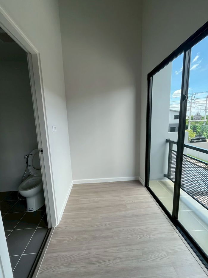 รูป ขายบ้านทาวน์โฮม 2 จอดรถ  ราคาพิเศษ 2.99 ล้าน โครงการสิริเพลส เวสต์เกต ใกล้รถไฟฟ้าสายสีม่วง - รูปที่ 14/17
