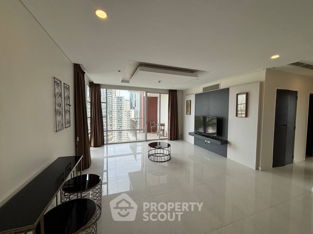 picture 3-BR Condo at Fullerton Sukhumvit near BTS Ekkamai (ID 2162761) - 1/13