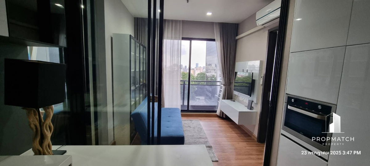 รูป ✨Flash Deal ✨ Ivy Ampio Ratchada ( 1Bed 1Bath 44.5 SQM.) แต่งครบพร้อมอยู่ !! เพียง 25,000 บาทต่อเดือน Tel.0981315848 @propmatch - รูปที่ 1/9