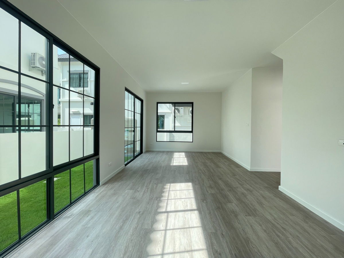 picture Ready-to-Move-In Twin House with 4 Bedrooms in a Prime Location  Well-designed layout perfect for large families — comfortable living for all ages - 4/17