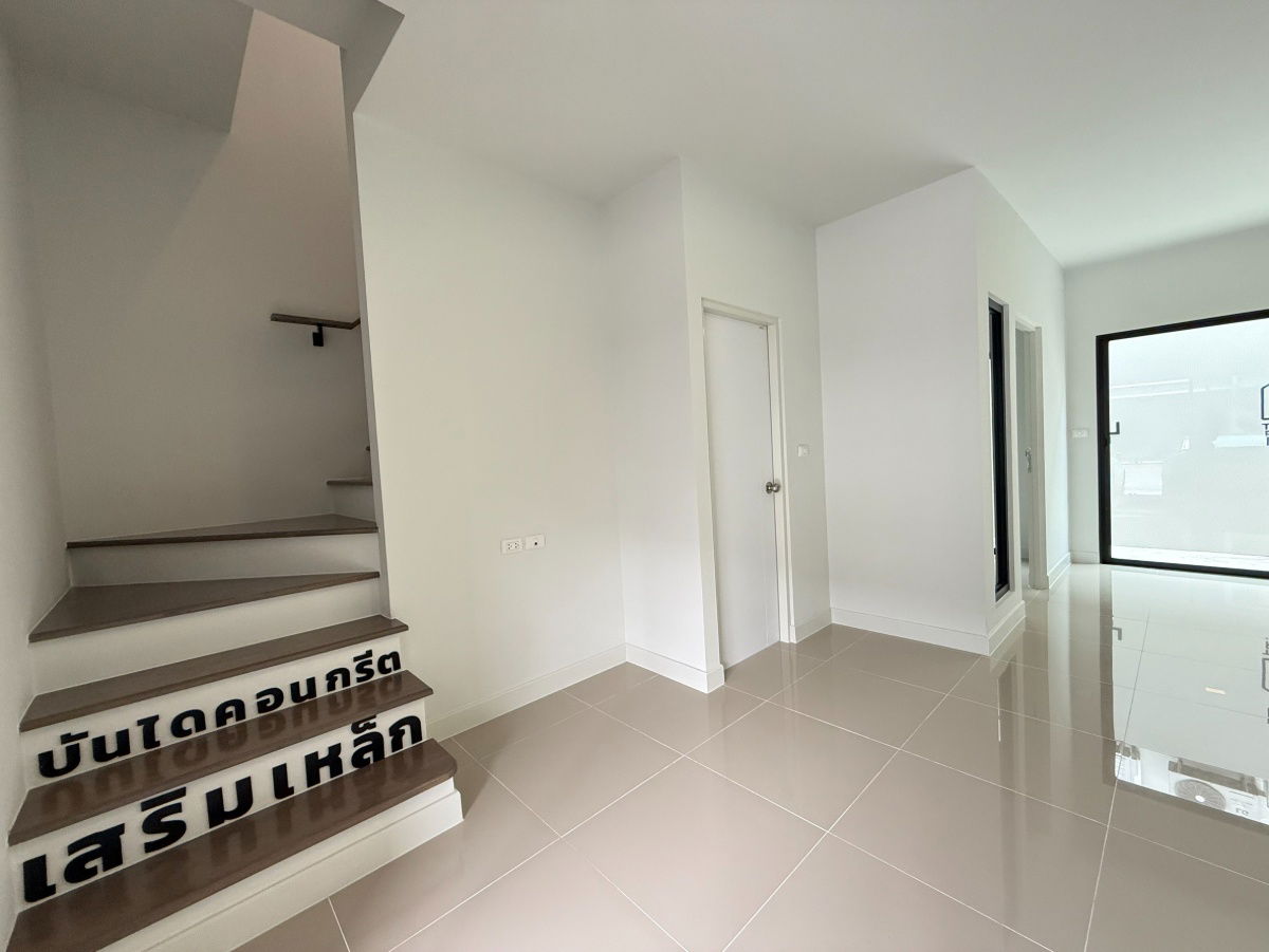 รูป 💥 บ้านแปลงหน้าโครงการ ใกล้ทางเข้า – ทาวน์โฮมดีไซน์สวย พร้อมอยู่ทันที - รูปที่ 3/10