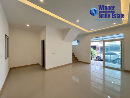 ขายบ้าน กัสโต้ บางนา-สุวรรณภูมิ บ้านรีโนเวทแล้ว พร้อมต่อเติมครัวหลังบ้าน และหลังคาโรงรถ