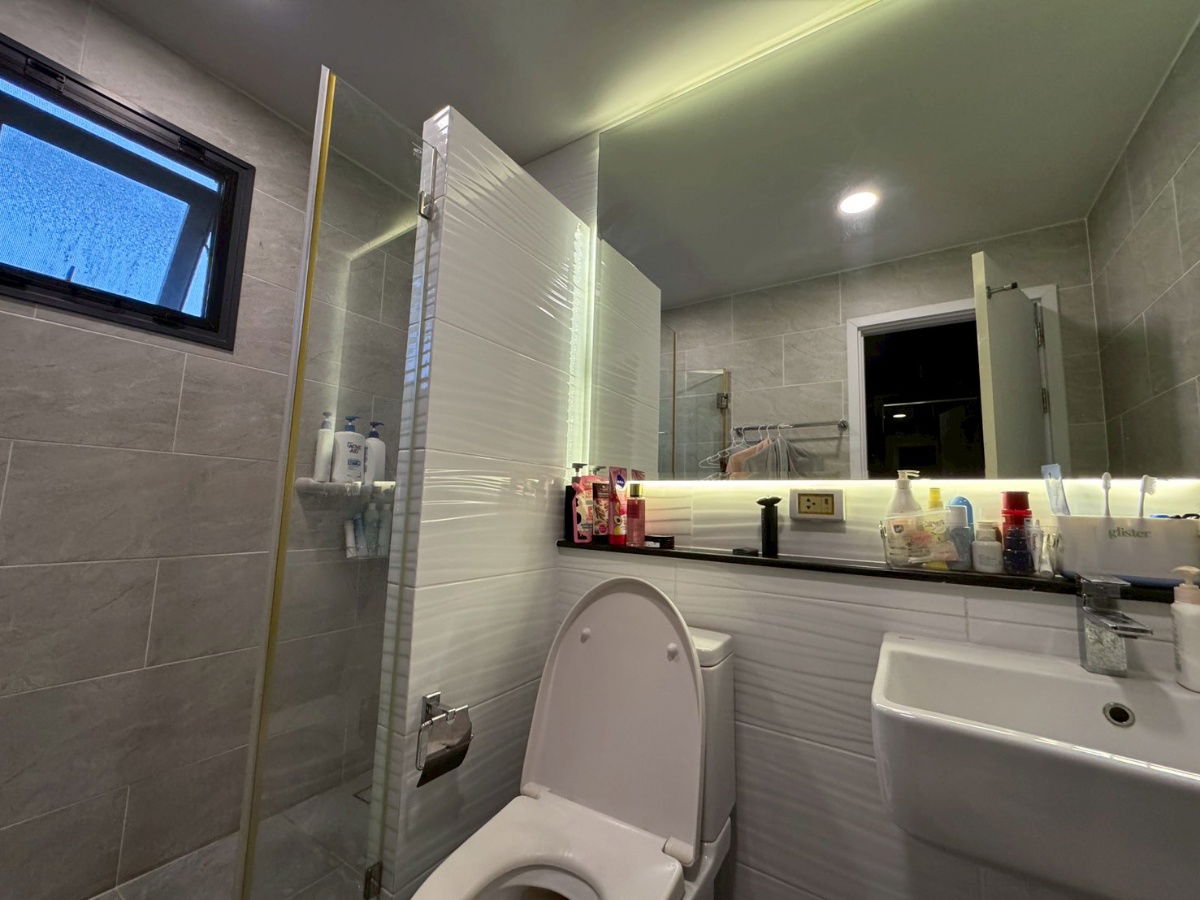 รูป ขายและเช๋า บ้านเดี่ยว บริทาเนีย บางนา กม.12 4ห้องนอน 2จอดรถ พื้นที่ใช้สอย 165 ตร.ม. ที่ดินใหญ่ 62.8 ตร.วา  ตกแต่งสวย ราคา7.5ลบ.ต่อรองได้ เช๋า 45k/ด - รูปที่ 31/49