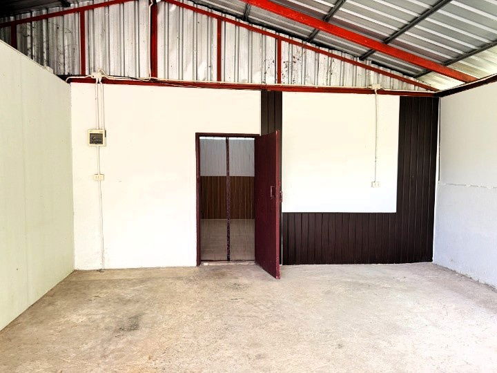 รูป บ้านเช่าเดี่ยวใจกลางบ้านไผ่  จอดรถได้ 3 คัน  เลี้ยงสัตว์ได้ - รูปที่ 21/26