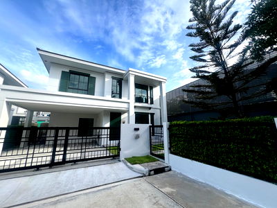 บ้านเดี่ยว ถนนเทพรักษ์ : บ้านเดี่ยวหรู ที่ดินใหญ่ แปลงมุมเป็นส่วนตัว ราคาพิเศษ บ้านเลขที่ 99/51  โครงการเศรษฐสิริ วัชรพล เทพรักษ์ โดยแสนสิริ