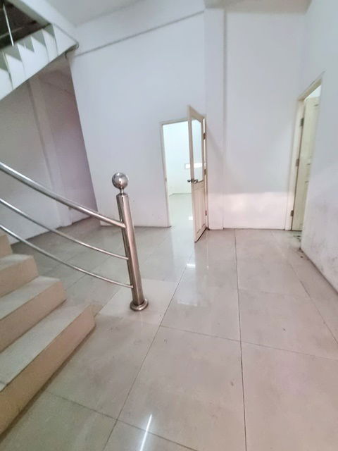 picture Commercial building for rent Soi 4Stories Airport Link LatKrabang Kingmongkut Sangkaracha - 8/8