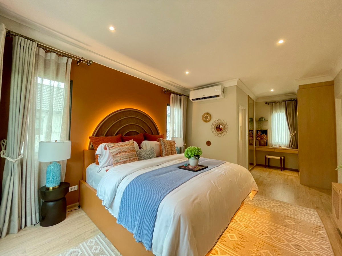 รูป บ้านเดี่ยวดีไซน์พรีเมียม พร้อมเฟอร์นิเจอร์และเครื่องใช้ไฟฟ้าครบชุด ราคา 9.99 ล้านบาท - รูปที่ 10/14