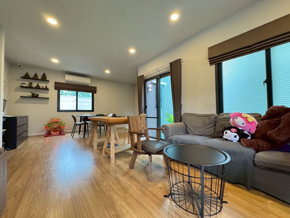รูป ขายและเช๋า บ้านเดี่ยว บริทาเนีย บางนา กม.12 4ห้องนอน 2จอดรถ พื้นที่ใช้สอย 165 ตร.ม. ที่ดินใหญ่ 62.8 ตร.วา  ตกแต่งสวย ราคา7.5ลบ.ต่อรองได้ เช๋า 45k/ด - รูปที่ 13/49