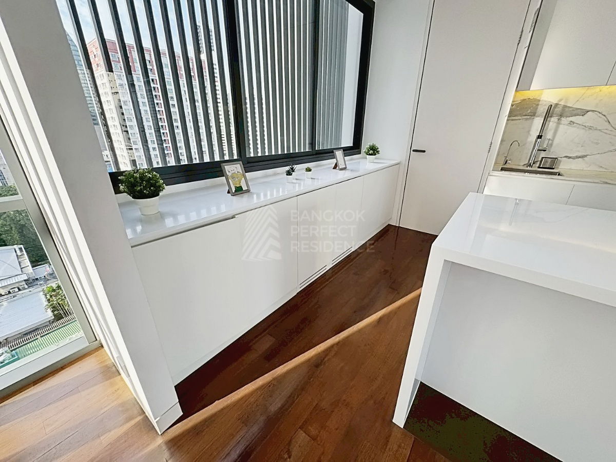 รูป 🏙️ Domus 16 — คอนโดหรูสไตล์ White Modern ใจกลางอโศก พร้อมวิวเปิดโล่ง - รูปที่ 9/17
