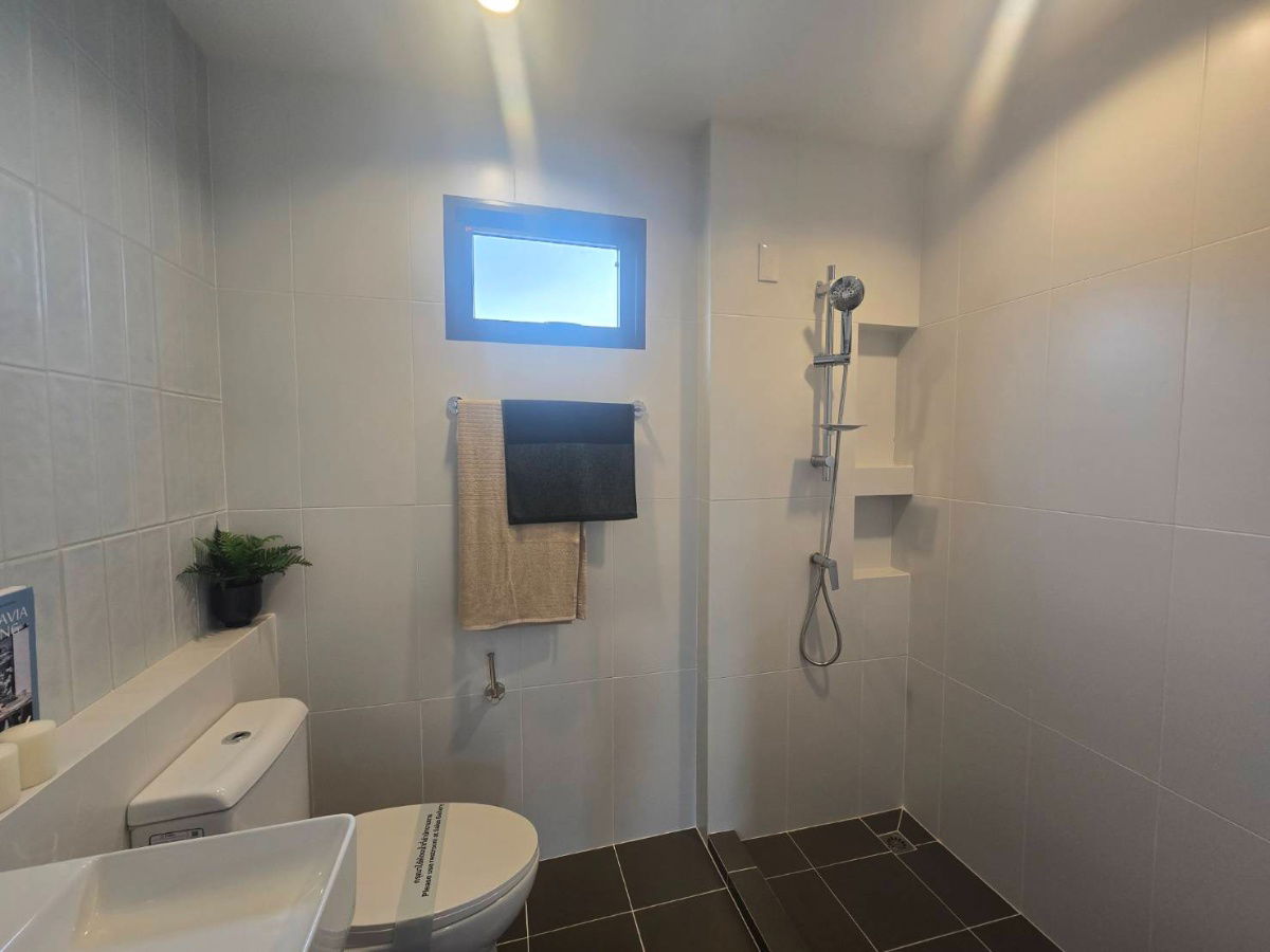รูป ขายบ้านใหม่ บ้านเดี่ยวแสนสิริ (โครงการขายเอง) ตกแต่งพร้อมเข้าอยู่ ห้องนอนล่างกว้างพิเศษ - รูปที่ 10/16