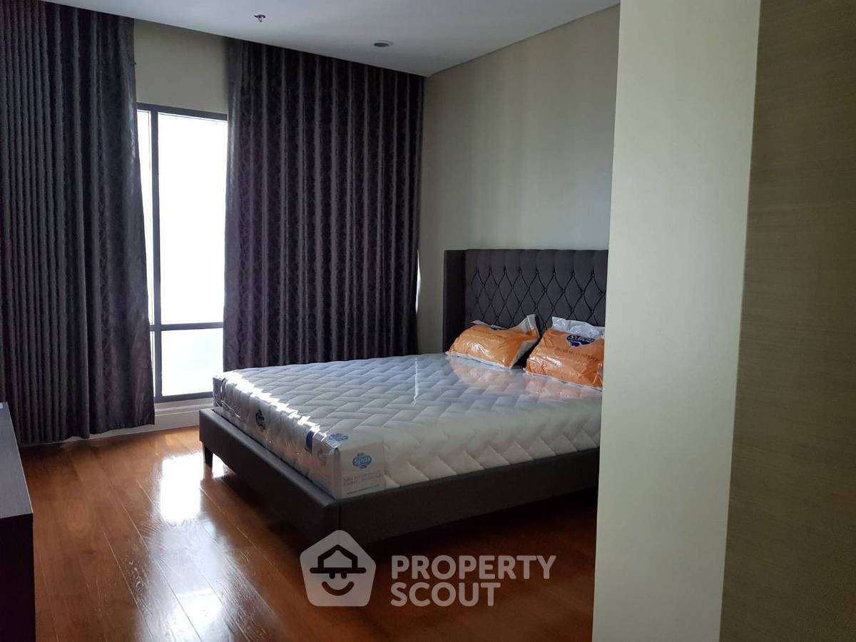 picture 3-BR Duplex at Bright Sukhumvit 24 Condominium near BTS Phrom Phong (ID 1983260) - 5/7