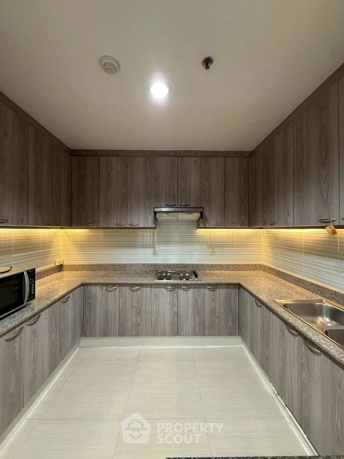 รูป คอนโด 2-ห้องนอน ที่ บ้านสวนเพชร คอนโดมิเนียม ใกล้ BTS พร้อมพงษ์ (ID 2217177) - รูปที่ 3/8