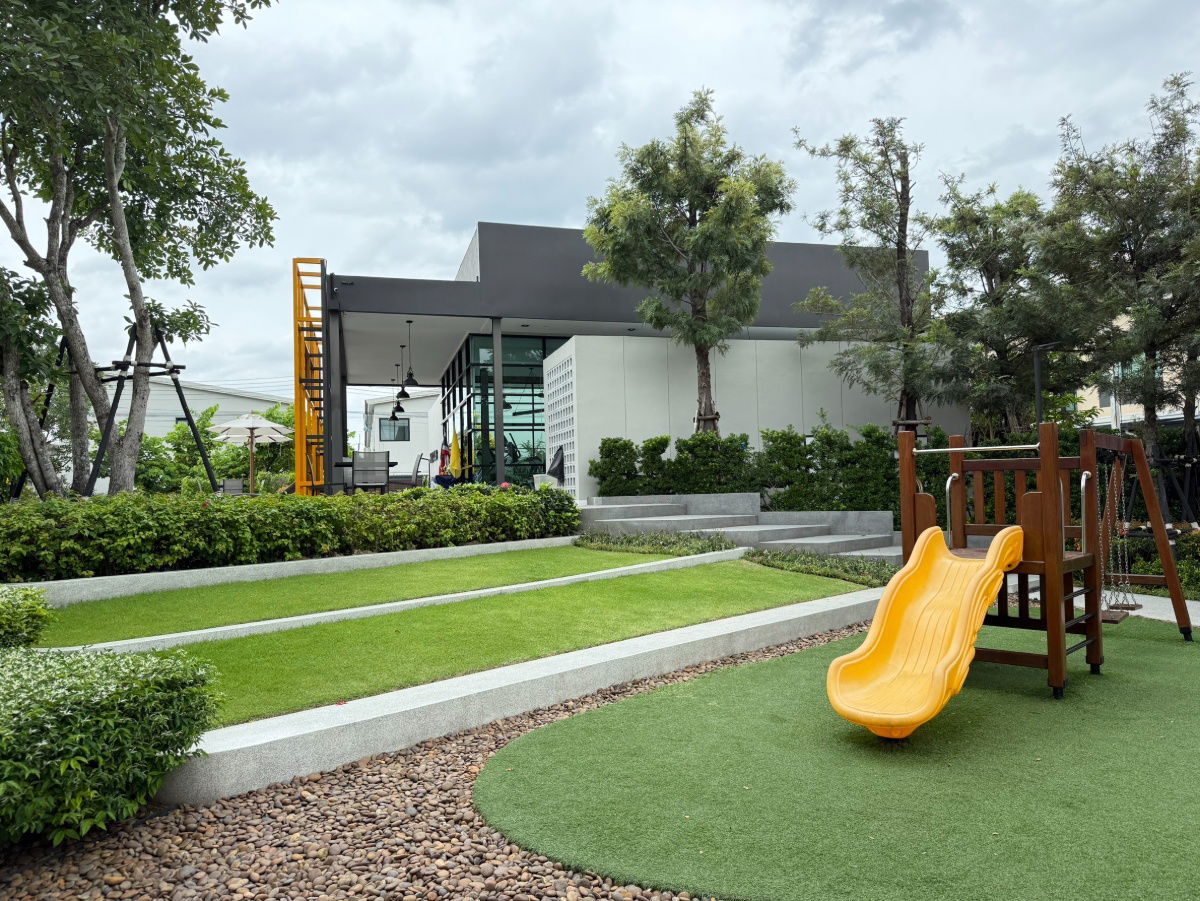 รูป 🌳 บ้าน + ส่วนกลางครบ = คุ้ม! ทาวน์โฮมพร้อมพื้นที่สีเขียว ฟิตเนส สนามเด็กเล่น - รูปที่ 5/8