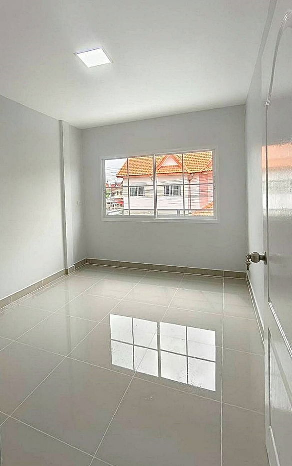 รูป บ้านสวย ทำเลดี ติดถนนบางกรวย–ไทรน้อย  #หมู่บ้านกานต์มณี (โซนเฟสใหม่)  ตรงข้ามแมคโคร บางบัวทอง  ทาวน์เฮ้าส์ 4 ห้องนอน รีโนเวทใหม่ - รูปที่ 12/19