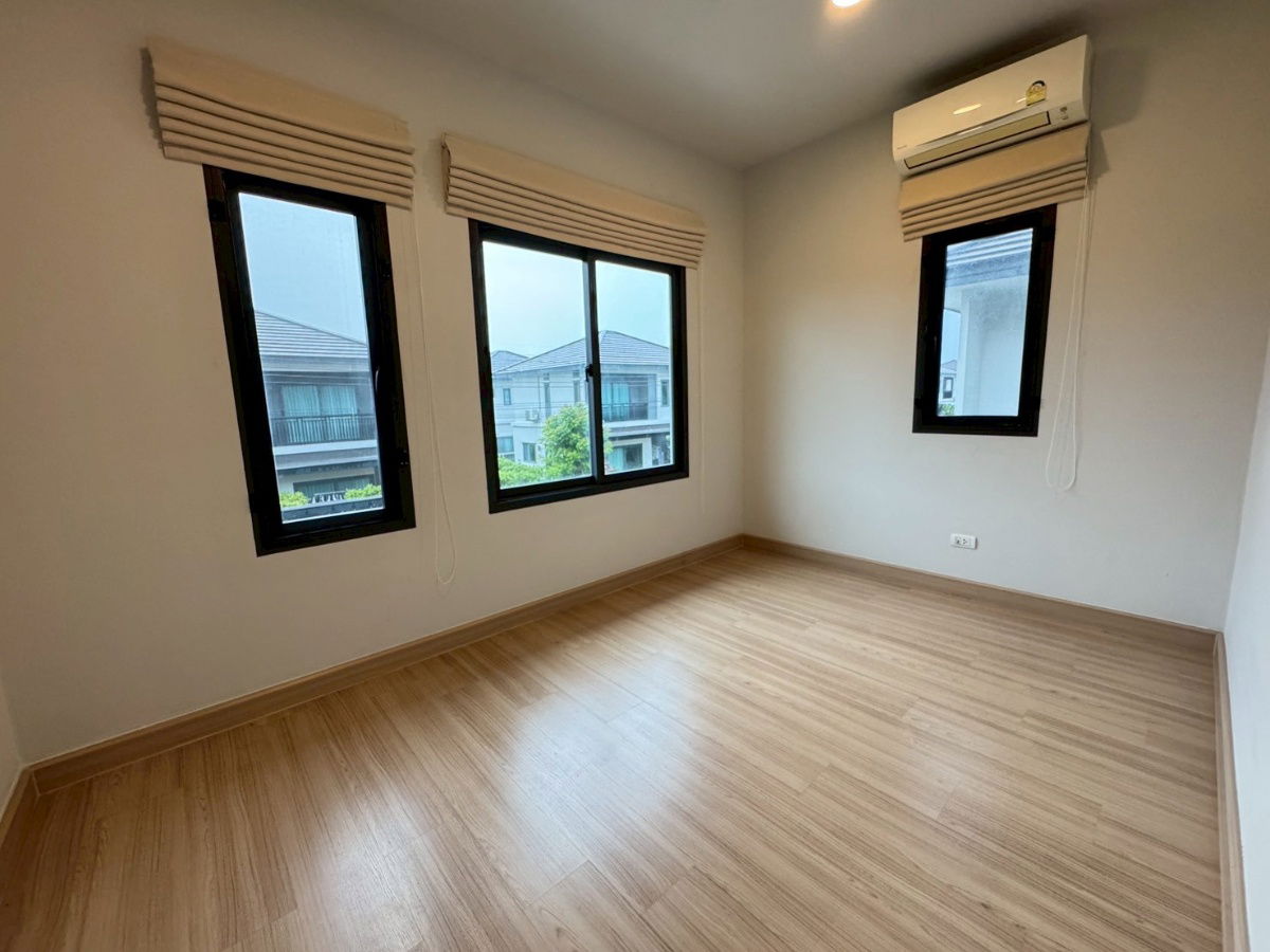 รูป ขายและเช๋า บ้านเดี่ยว บริทาเนีย บางนา กม.12 4ห้องนอน 2จอดรถ พื้นที่ใช้สอย 165 ตร.ม. ที่ดินใหญ่ 62.8 ตร.วา  ตกแต่งสวย ราคา7.5ลบ.ต่อรองได้ เช๋า 45k/ด - รูปที่ 37/49