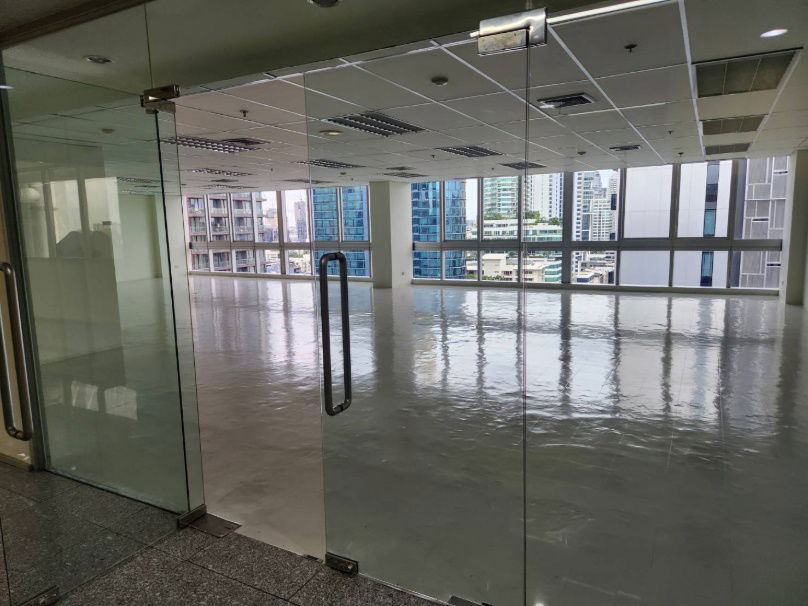 picture  Office next to the main road, Soi Thonglor, for rent!!! - 2/5