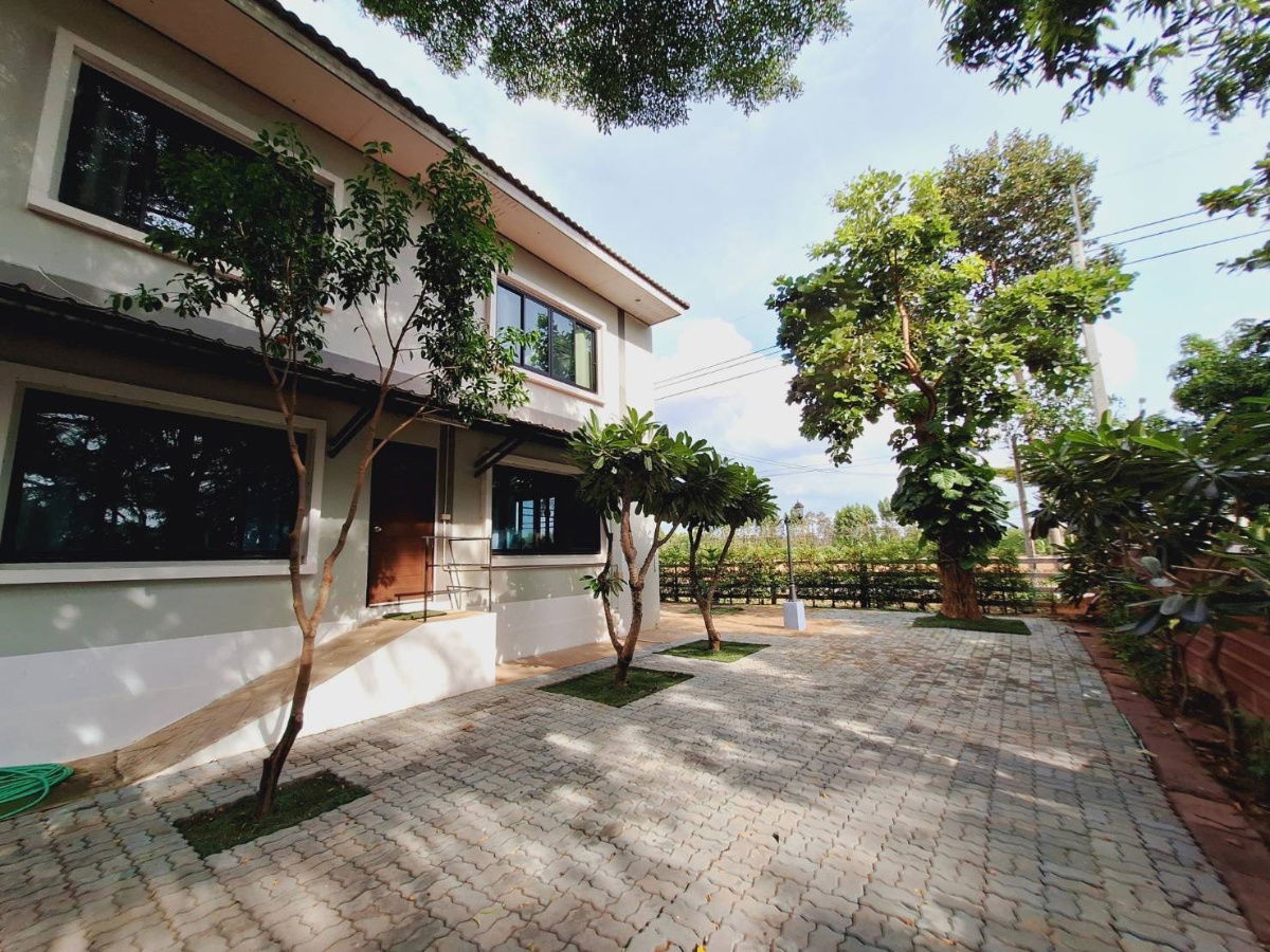 รูป ขายบ้านสวยหลังใหญ่พร้อมอยู่อาศัย รวมที่ดินขนาด 1 ไร่ ติดถนนใหญ่ ใกล้เขาใหญ่-วังน้ำเขียว เหมาะเปิดคาเฟ่ ร้านอาหาร เจ้าของขายเอง - รูปที่ 22/26