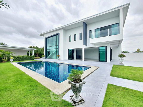 3-BR Villa close to The Venezia (ID 2228323)