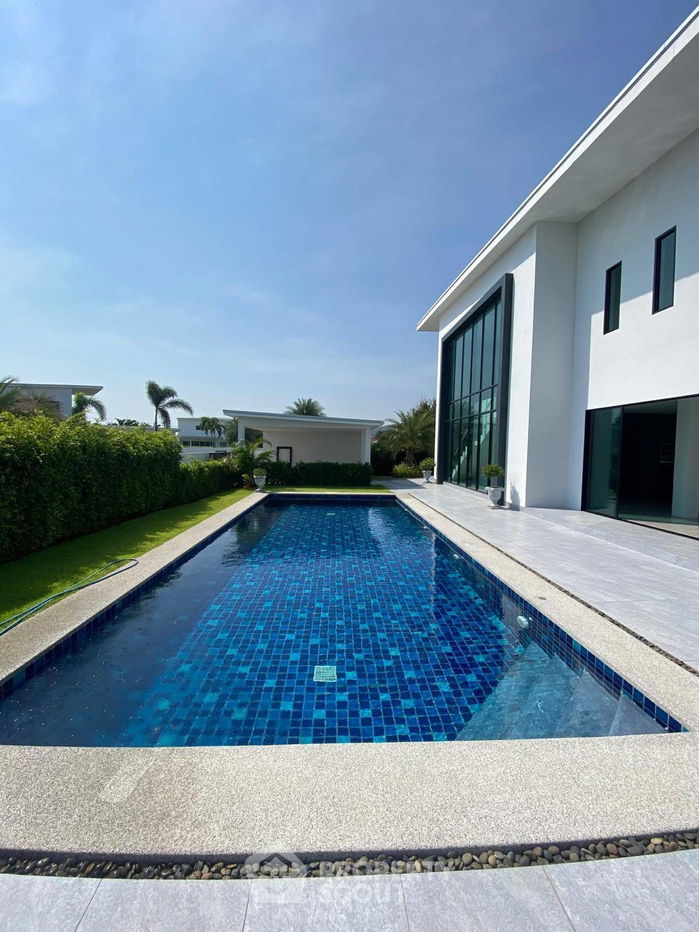 รูป วิลล่า 3-ห้องนอน ใกล้ เดอะ เวเนเซีย (ID 2228323) - รูปที่ 18/27