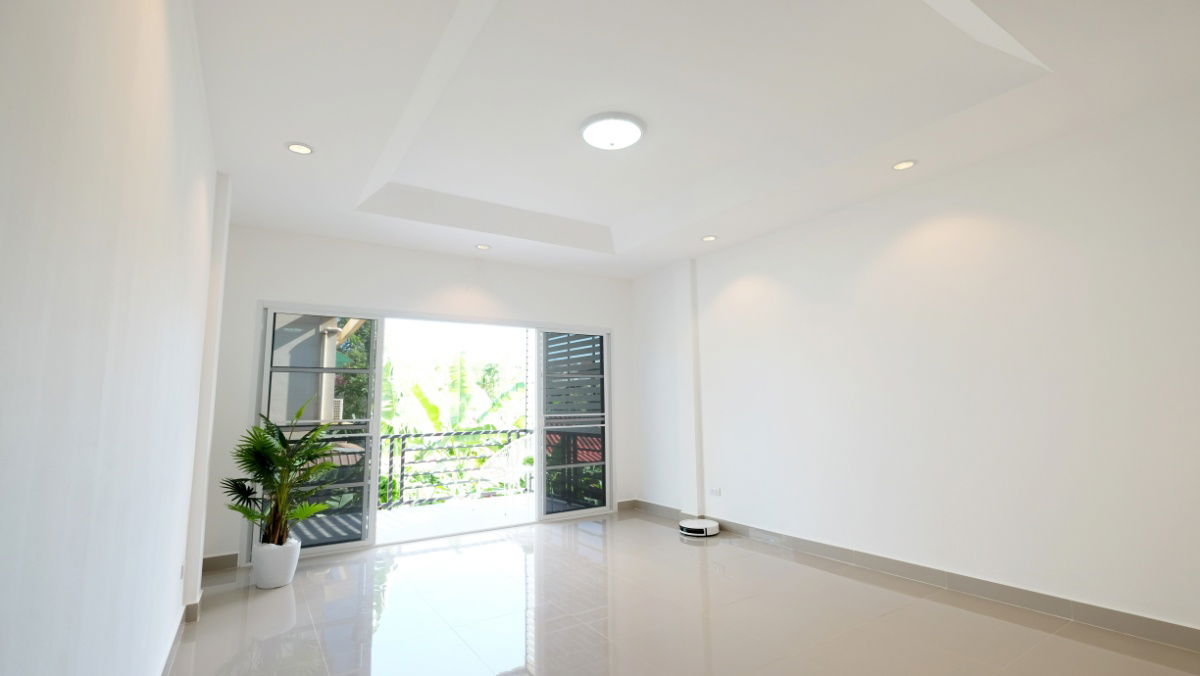 รูป ให้เช่า TownHome 4 ชั้น Renovate ใหม่ทั้งหลัง! 5 ห้องนอน 3 ห้องน้ำ 1 ห้องครัว - รูปที่ 4/18