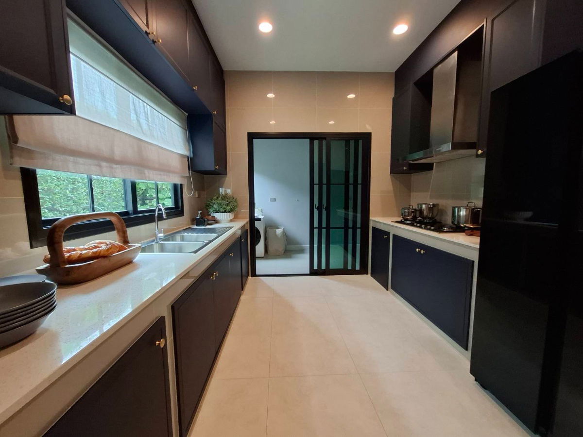 picture Open for sale, ready-to-move-in model home, luxuriously decorated, Setthasiri Ruamchok project, a company of Sansiri - 5/12