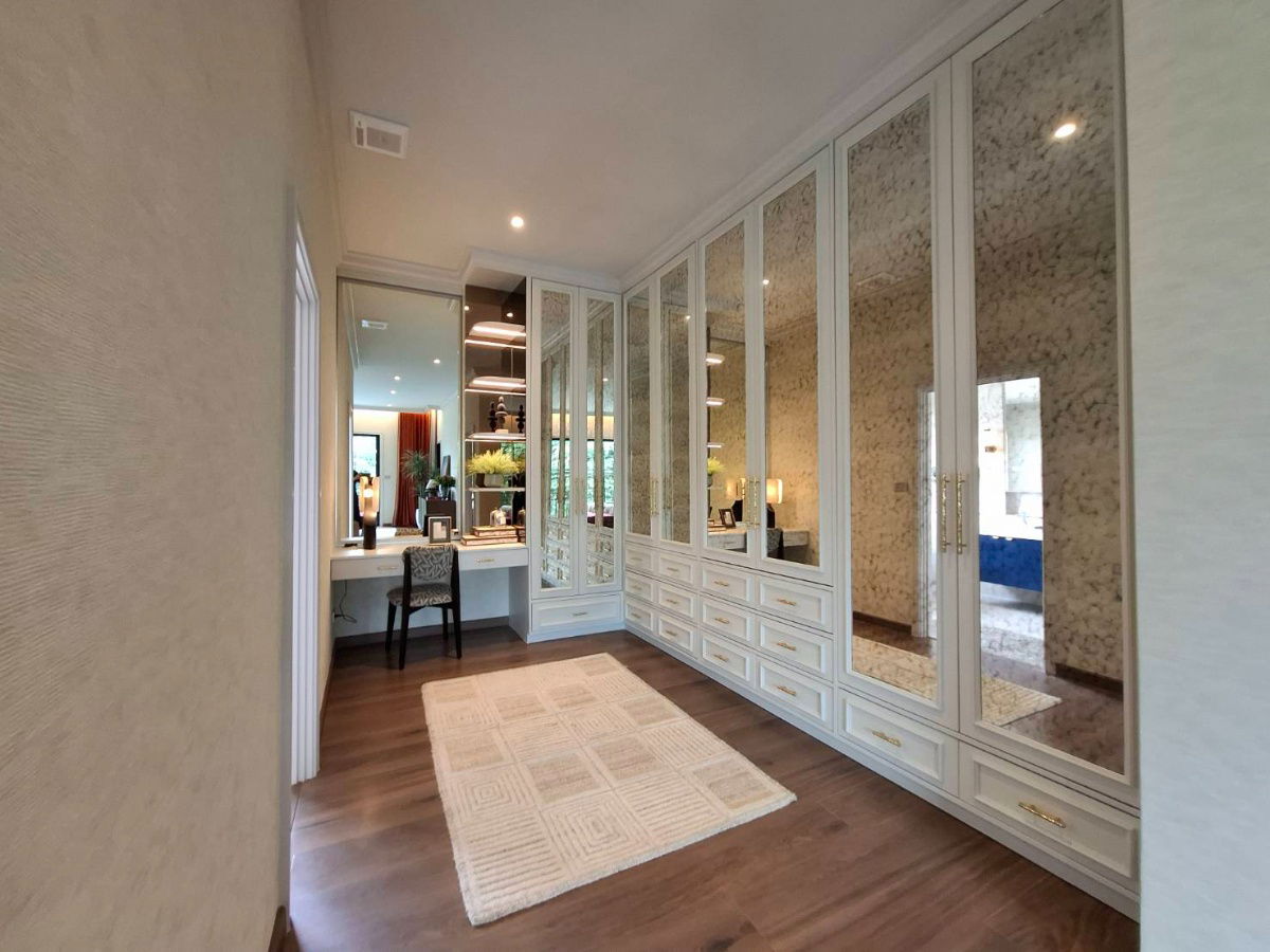 picture Open for sale, ready-to-move-in model home, luxuriously decorated, Setthasiri Ruamchok project, a company of Sansiri - 11/12